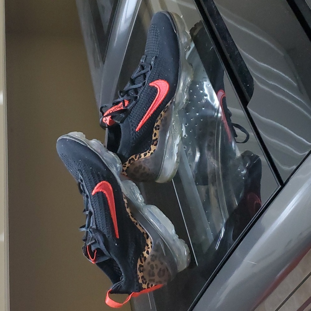Gently used size 8 vapor max